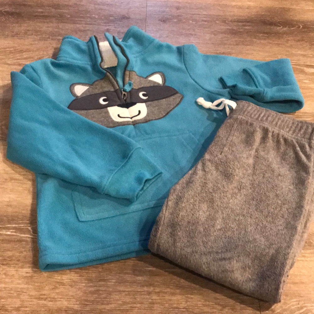 Carter’s Jogging Outfit